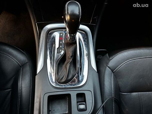 Buick Regal 2016 красный - фото 21