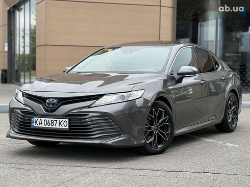 Toyota Camry 2019 - фото 2