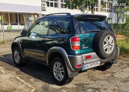 Toyota RAV4 2000 зеленый - фото 10