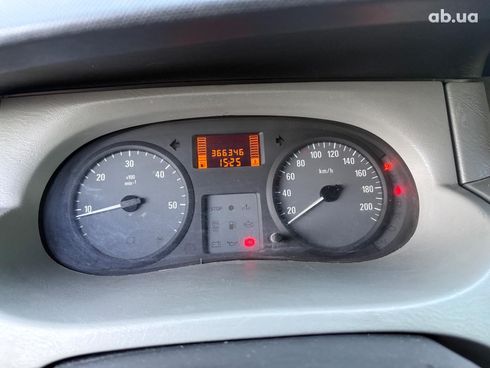 Opel Vivaro 2009 белый - фото 18