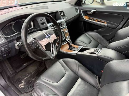 Volvo S60 2015 - фото 11