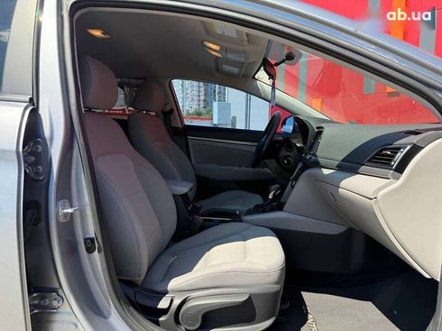 Hyundai Elantra 2016 - фото 12