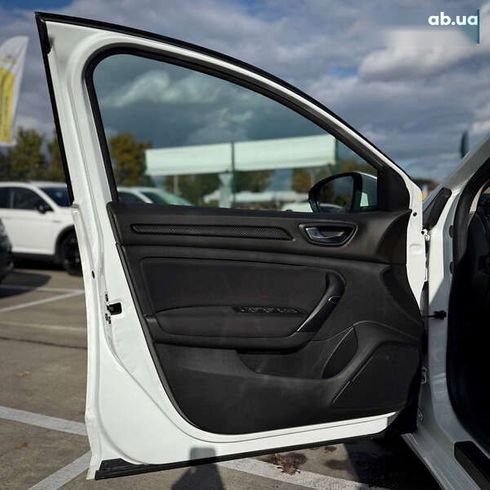 Renault Megane 2018 - фото 17