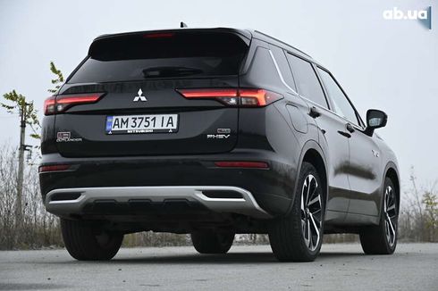 Mitsubishi Outlander 2023 - фото 18