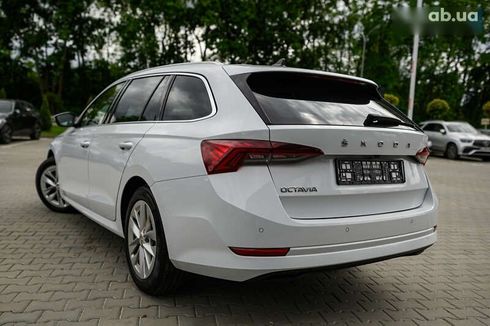 Skoda Octavia 2021 - фото 19
