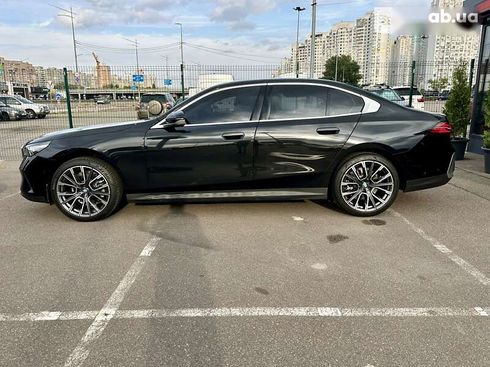 BMW 5 серия 2023 - фото 21