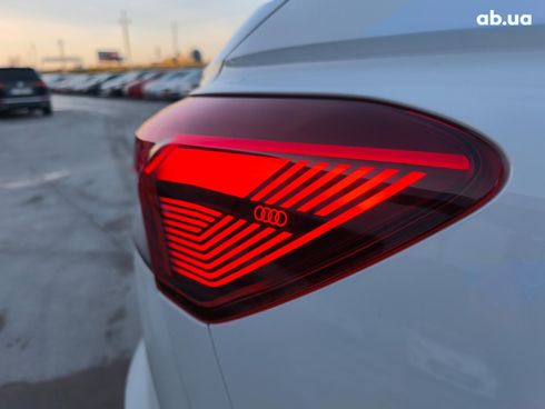 Audi E-Tron 2023 белый - фото 17