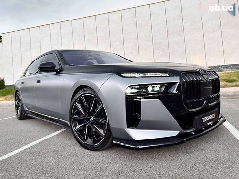 BMW i7 2022 - фото 15