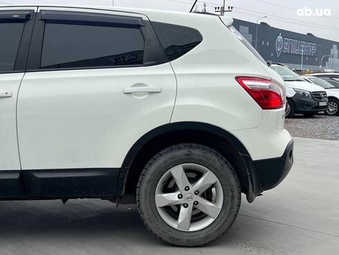 Nissan Qashqai 2011 белый - фото 6