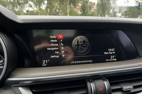 Alfa Romeo Stelvio 2017 - фото 17
