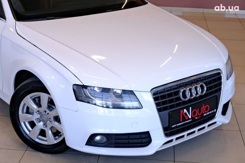 Audi A4 2010 белый - фото 3