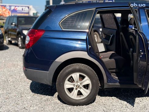 Chevrolet Captiva 2010 синий - фото 27