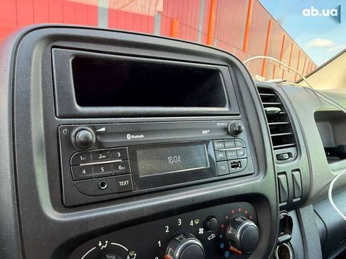 Renault Trafic 2015 - фото 21