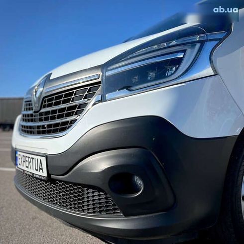 Renault Trafic 2021 - фото 9