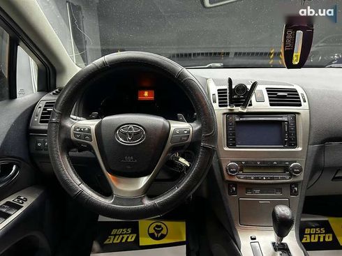 Toyota Avensis 2010 - фото 8
