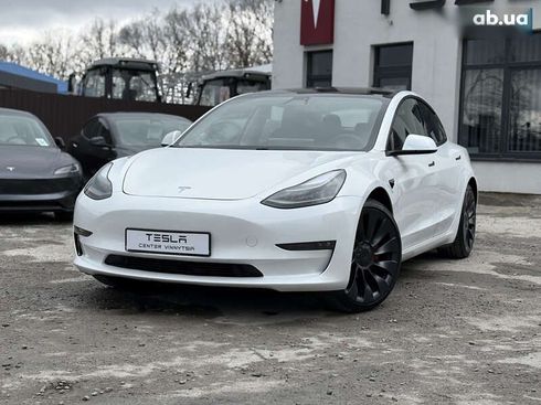 Tesla Model 3 2022 - фото 2