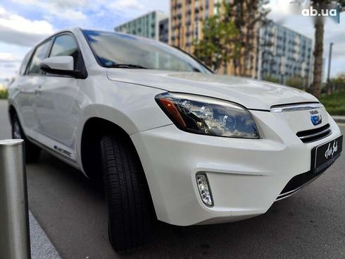 Toyota RAV4 2013 - фото 28