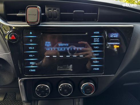 Toyota Corolla 2017 серый - фото 17