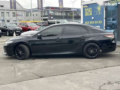 Toyota Camry 2019 - фото 10