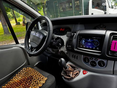 Renault Trafic 2010 белый - фото 18
