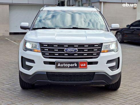 Ford Explorer 2017 белый - фото 7