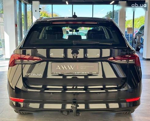 Skoda Octavia 2021 - фото 16