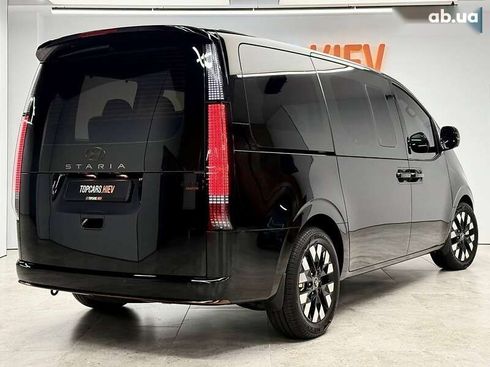 Hyundai Staria 2025 - фото 9