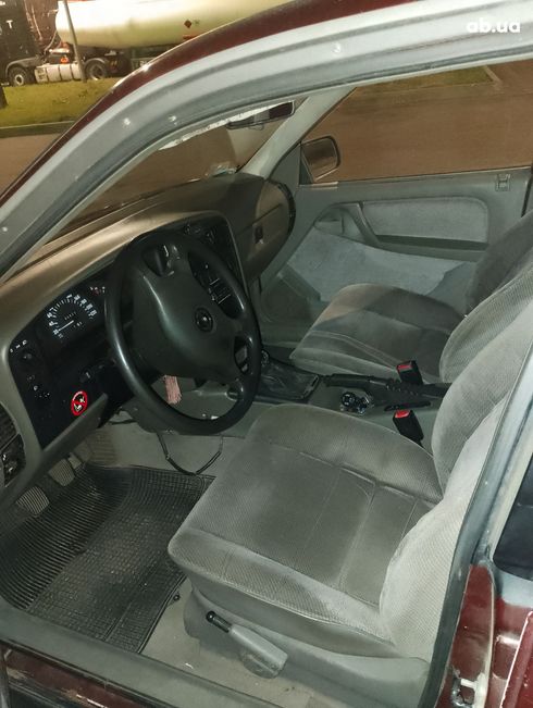 Opel Omega 1987 красный - фото 5