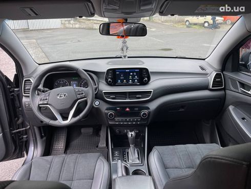 Hyundai Tucson 2018 серый - фото 12