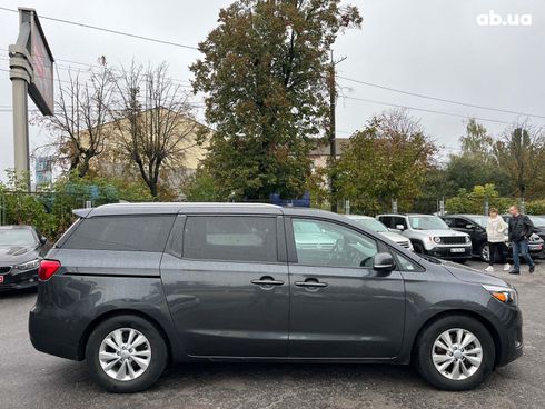 Kia Sedona 2017 серый - фото 6