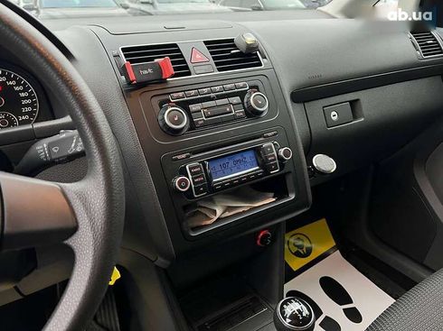 Volkswagen Touran 2011 - фото 17