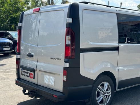Renault Trafic 2016 серый - фото 14