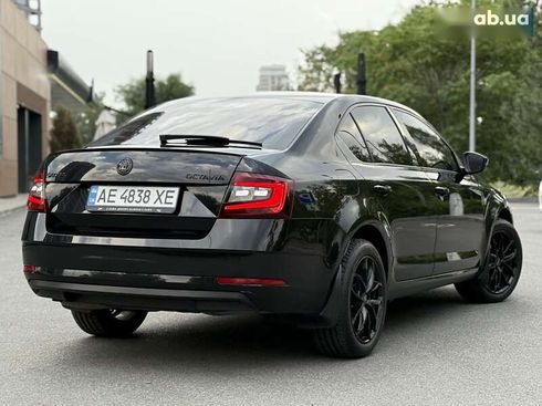 Skoda Octavia 2017 - фото 12