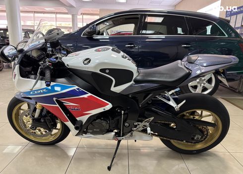 Honda CBR 2014 белый - фото 11