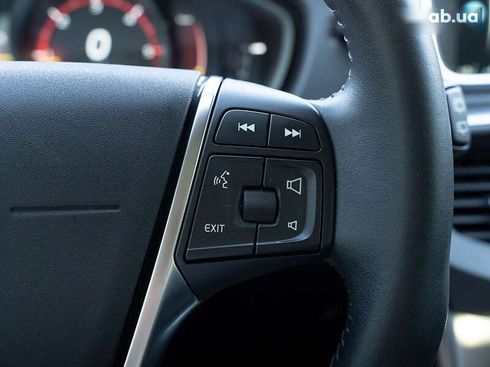 Volvo V40 2017 - фото 29