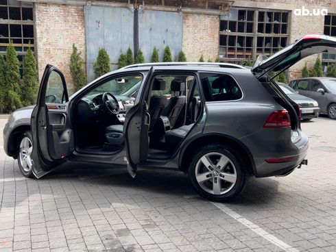 Volkswagen Touareg 2014 серый - фото 22