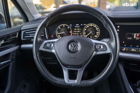 Volkswagen Touareg 2019 - фото 23