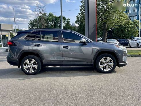 Toyota RAV4 2020 - фото 8