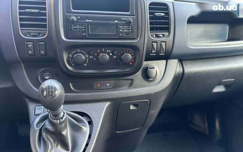 Opel Vivaro 2016 - фото 12