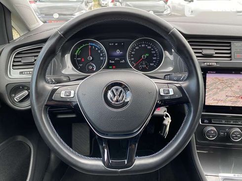 Volkswagen e-Golf 2020 - фото 22