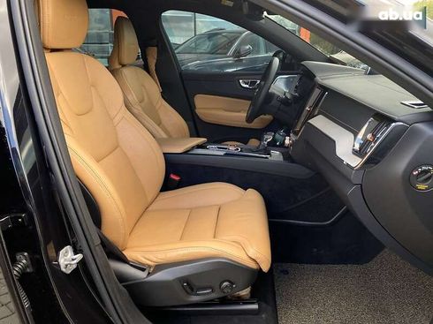 Volvo XC60 2019 - фото 28