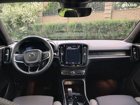 Volvo C40 2022 серый - фото 28