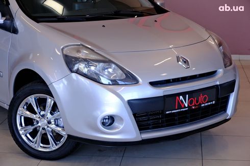 Renault Clio 2012 серебристый - фото 3