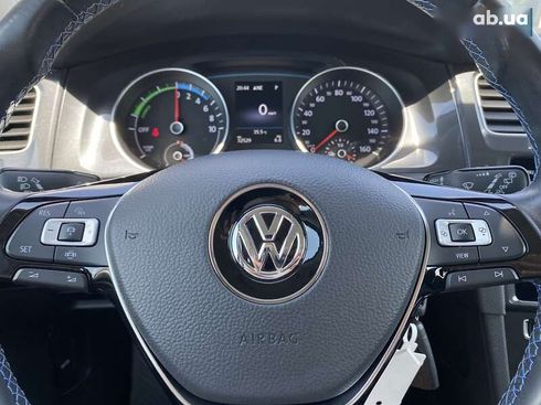 Volkswagen e-Golf 2020 - фото 20