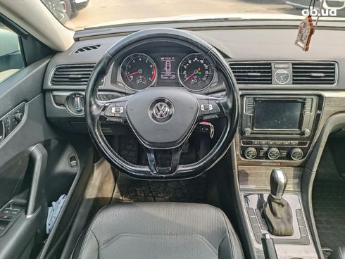 Volkswagen Passat 2015 белый - фото 16