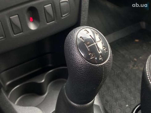 Renault Sandero 2021 - фото 24
