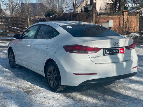 Hyundai Elantra 2017 белый - фото 9