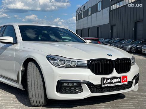 BMW 7 серия 2018 белый - фото 4