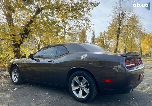 Dodge Challenger 2020 - фото 8