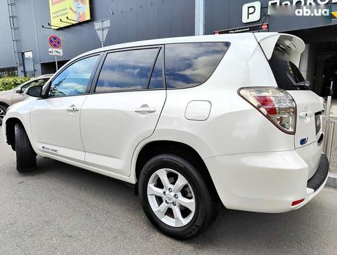 Toyota RAV4 2013 - фото 12